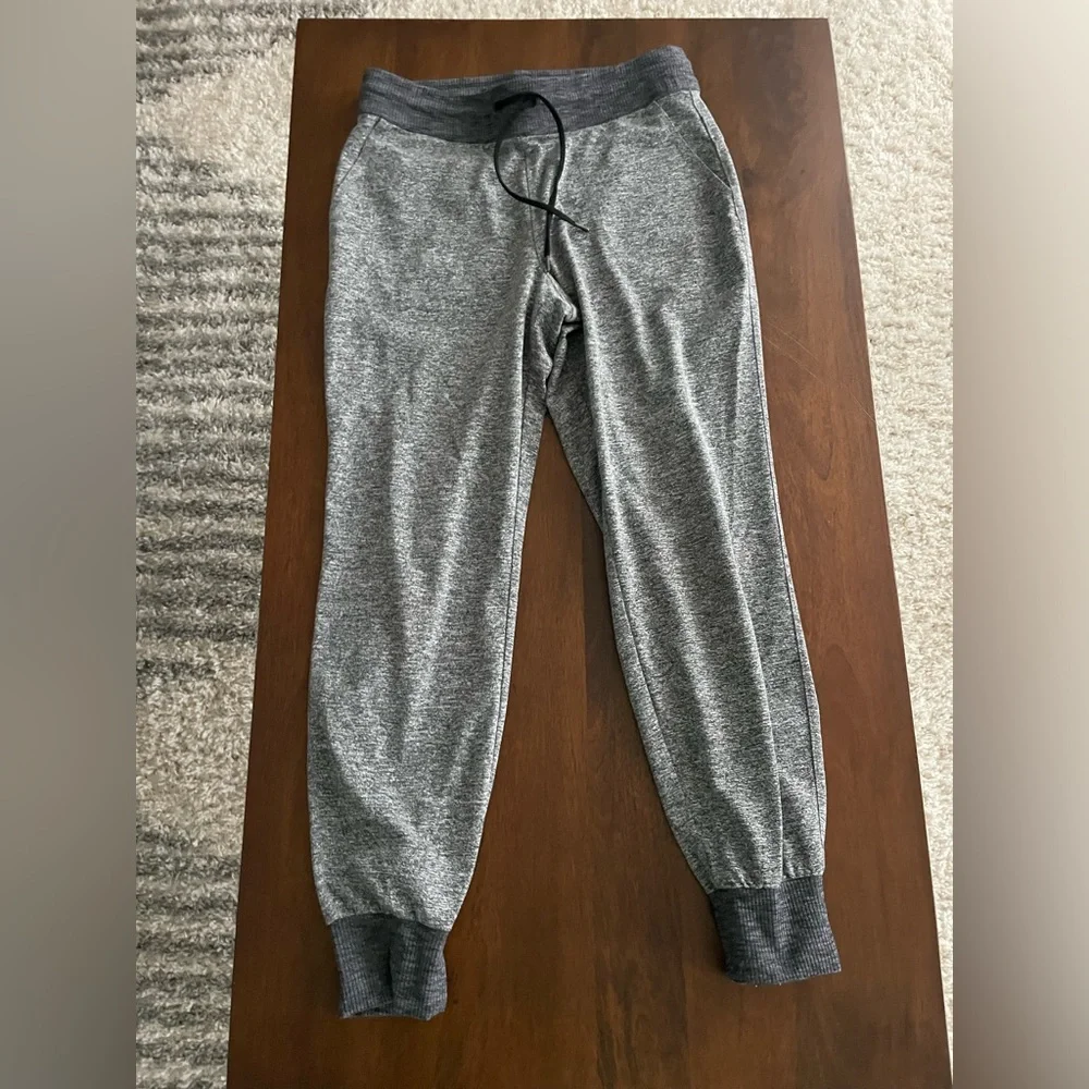 Athleta Flux Jogger Pants Heather Grey Pockets
Marled Gray Womens - Size S - Picture 1 of 4
